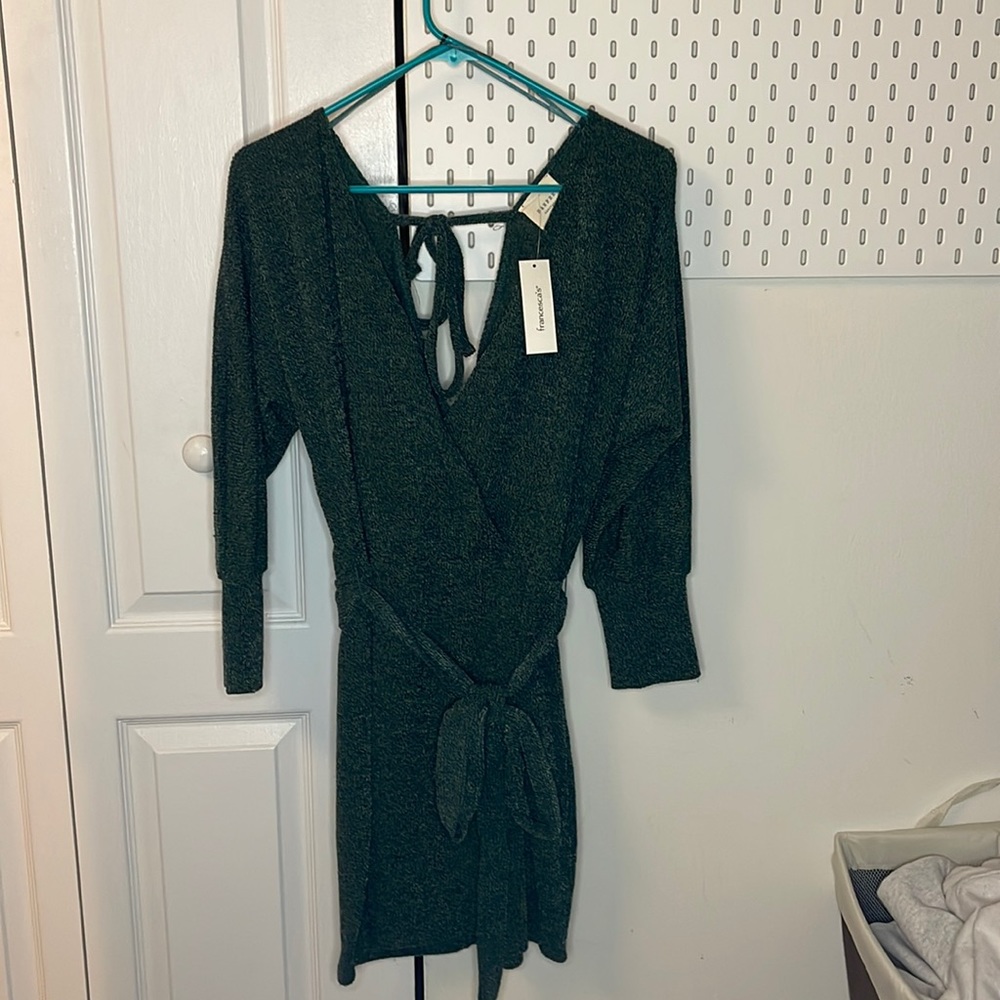 BRAND NEW Hunter green Francesca’s open tie back dress.